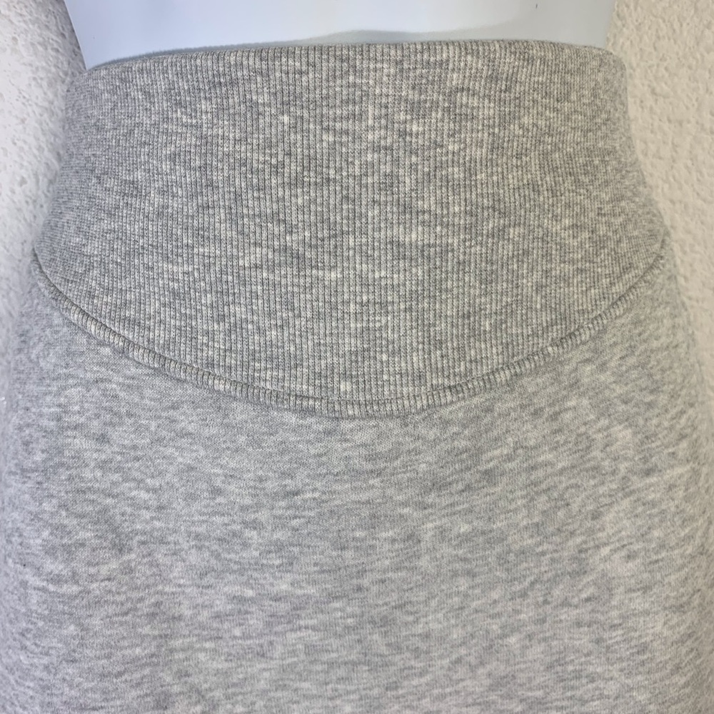 Lululemon Heather Gray Scuba High Rise Mini Skirt - Picture 3 of 10
